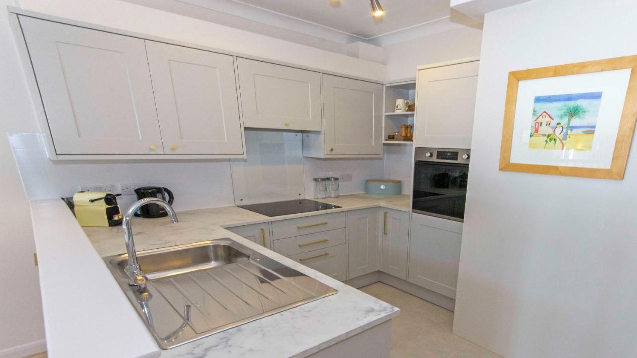Clifton Court Apt 16 With Indoor Heated Pool & Sea Views Croyde Dış mekan fotoğraf